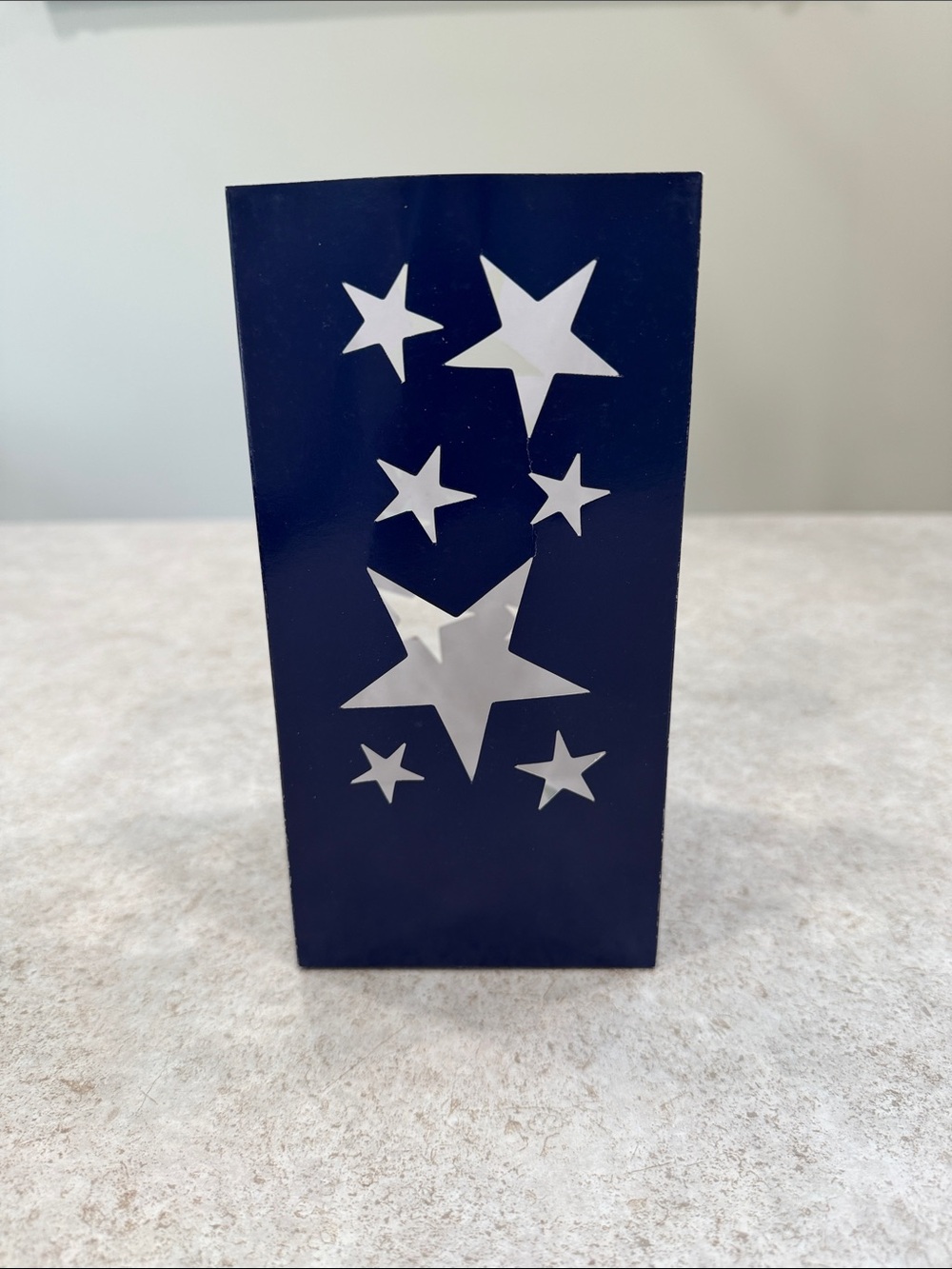 BNWOT SET OF 8 NAVY BLUE GLOSSY CARDBOARD PATRIOTIC STAR LUMINARIES FOR DECOR